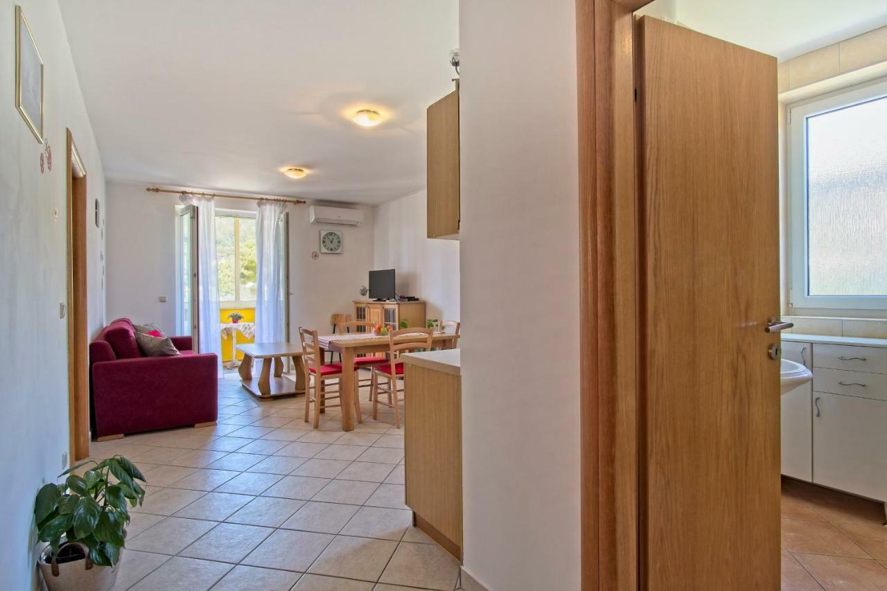 Apartment Chiara Martinscica Exteriér fotografie